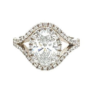Glamorous Oval-Cut Diamond Engagement Ring