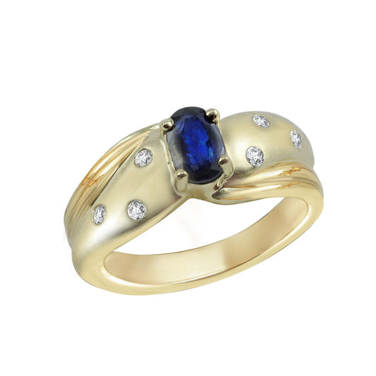 Midnight Oval-Cut Yellow Gold Ring