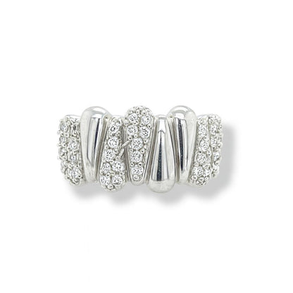 Contemporary Style Round-Cut Gold Ring