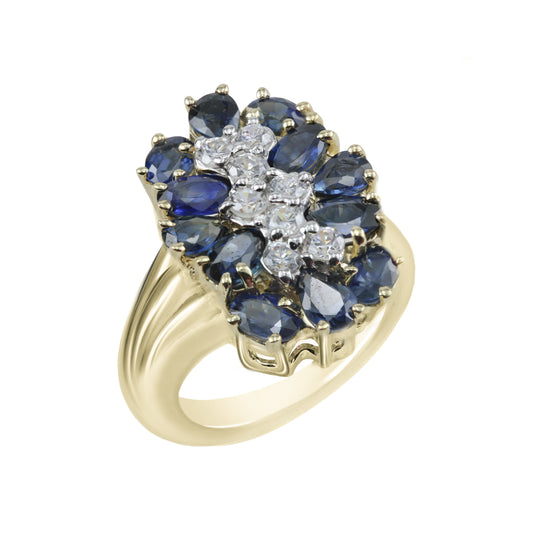 SAPPHIRE AND DIAMOND RING