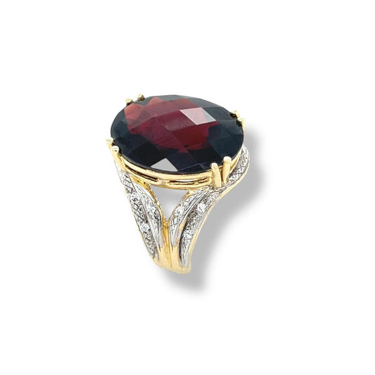 Garnet Oval-Cut Birthstone Gold Ring